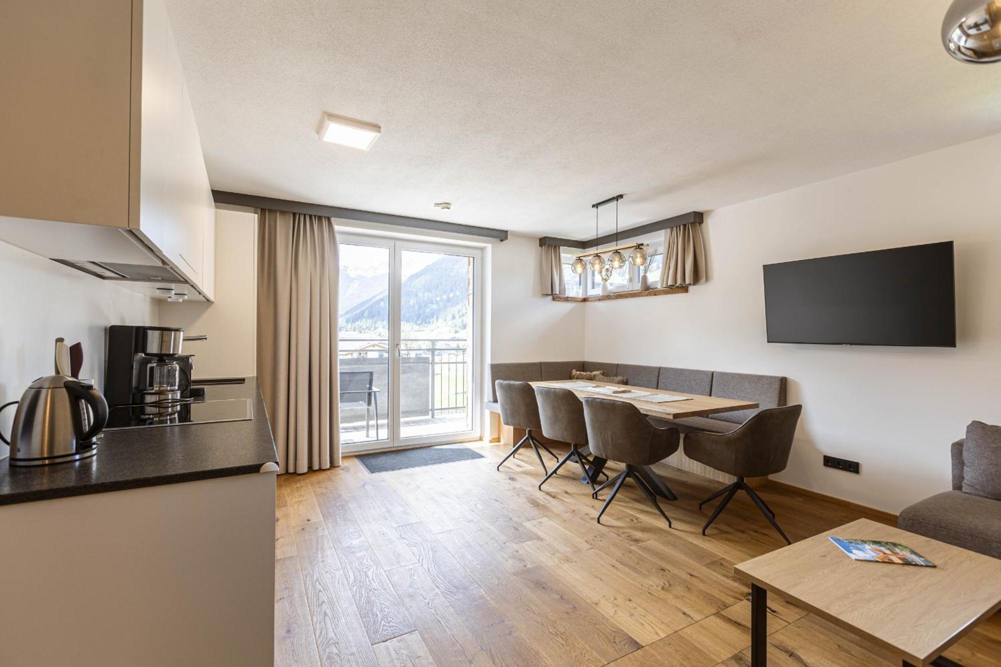 Zugspitz Suites Lermoos By Alps Resorts Exteriör bild